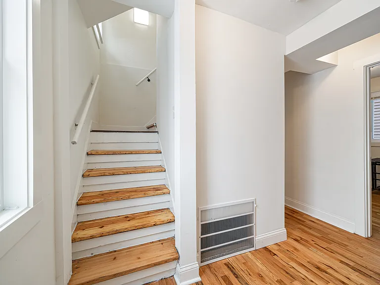 1012 Garnett Pl #2 — Photo 9