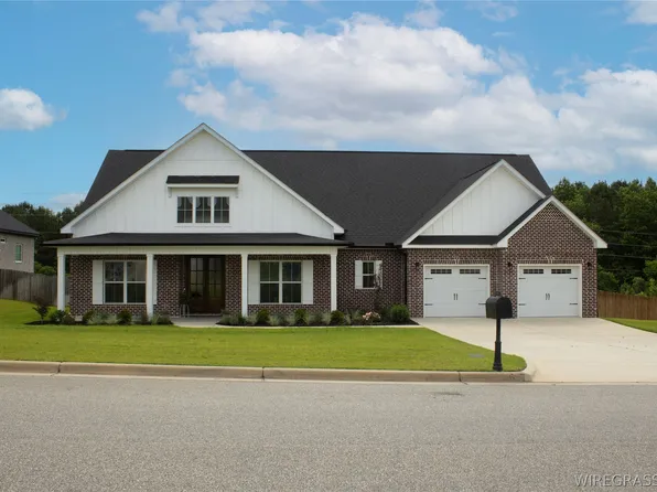 332 Lakes Dr, Enterprise, AL 36330
