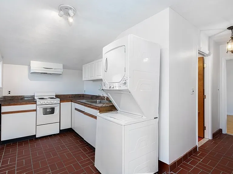 789 Shirley St #3 — Photo 15