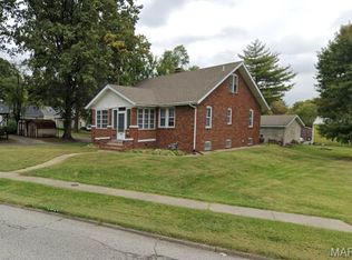 1204 Caseyville Ave, Swansea, IL 62226