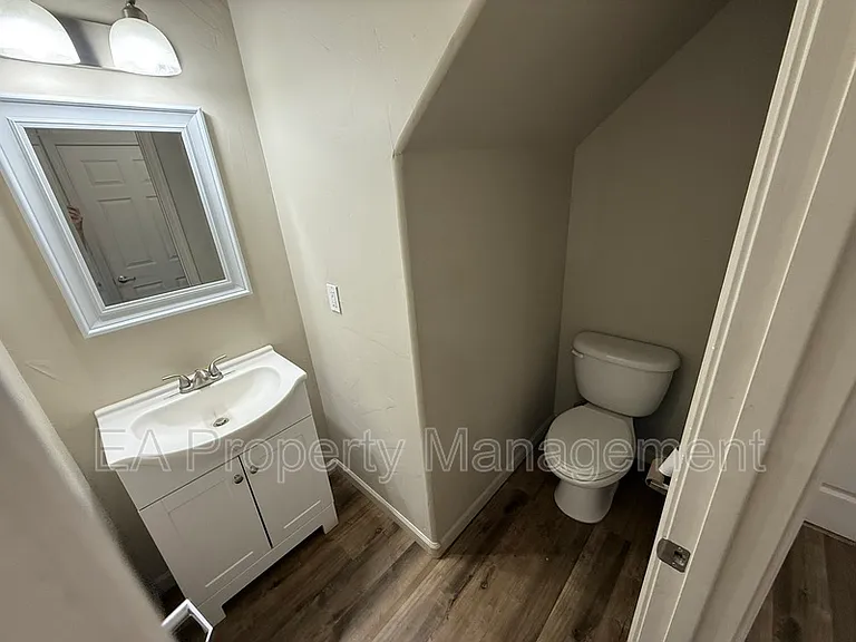 927 Tieran Ct NE — Photo 7