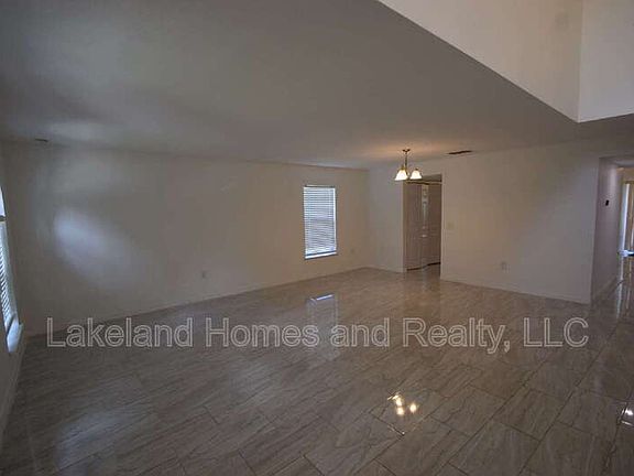3rd image of 5123 Spanish Oaks Dr