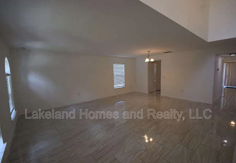 5123 Spanish Oaks Dr — Photo 1