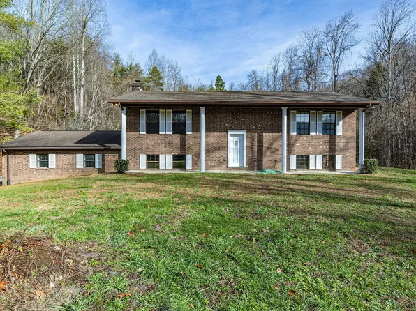 2313 Hall Rd, Dandridge, TN 37725