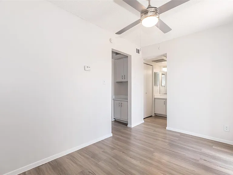 6010 N Lamar Blvd #211 — Photo 7