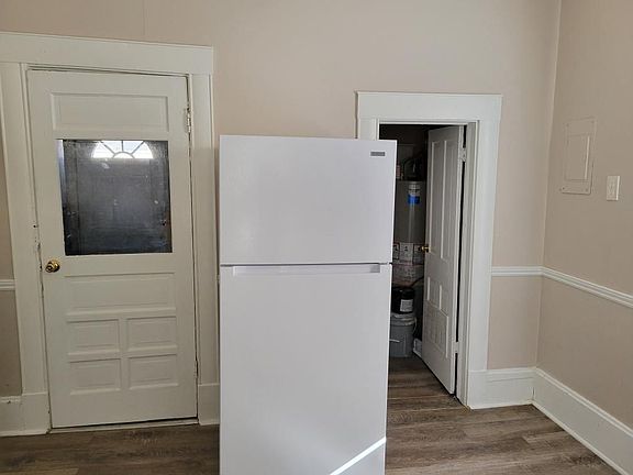 5th image of 604 N Catalpa St #1