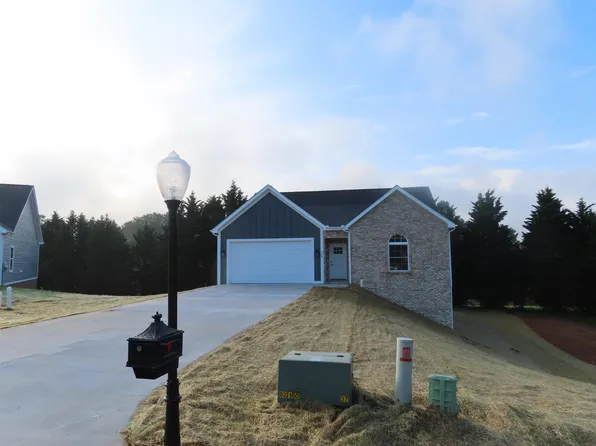 249 Oak View Cir, Bristol, TN 37620