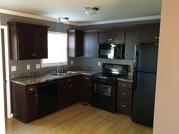 5th image of 205 Twin Hills Dr