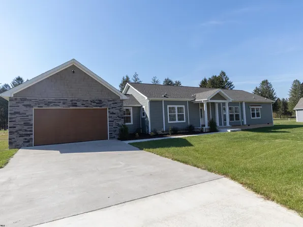 7752 Buckhannon Pike, Mount Clare, WV 26408