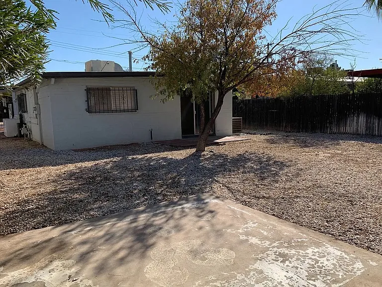 2869 N Edith Blvd — Photo 10