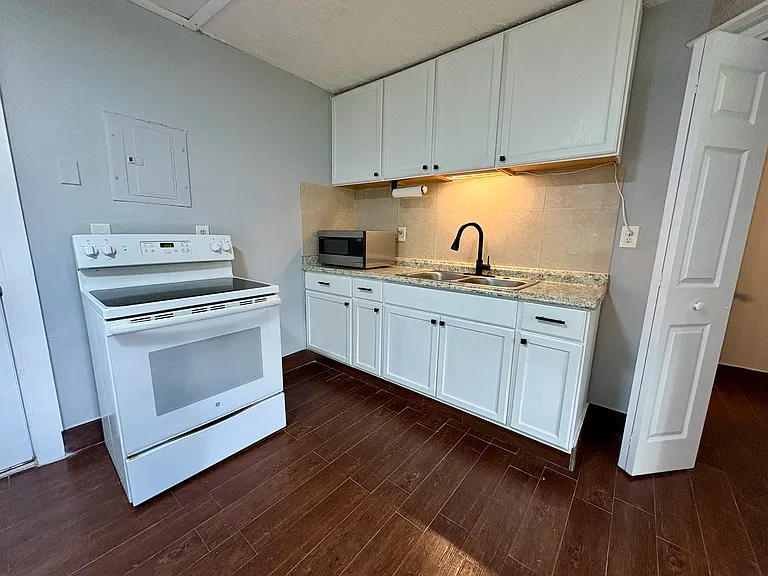 2177 Lake Dr #1 — Photo 10