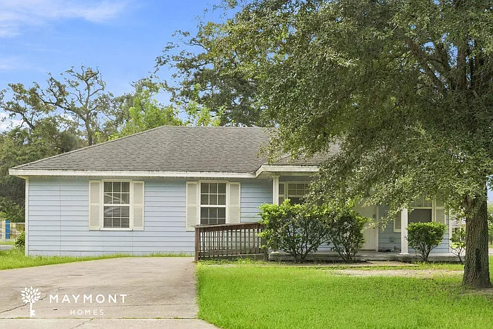 3 bed, 2.0 bath, 1075 sqft, $1,370 — Photo 1