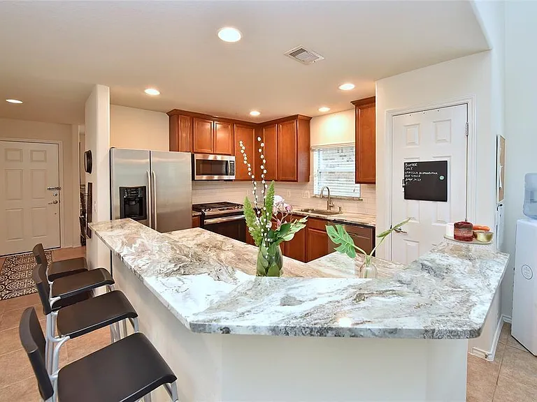 7215 Ravenswood — Photo 8