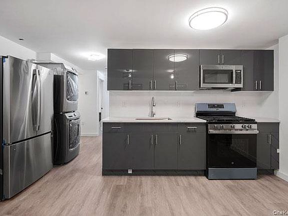2nd image of 155 Clifton Pl