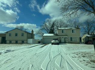 43351 Cambridge Dr, Sterling Heights, MI 48313