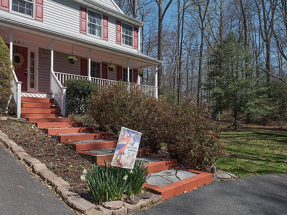 4th image of 5491 Beechtree Dr