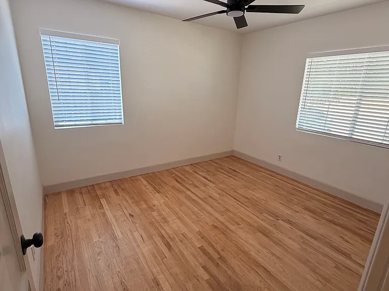 5418 Crebs Ave — Photo 12
