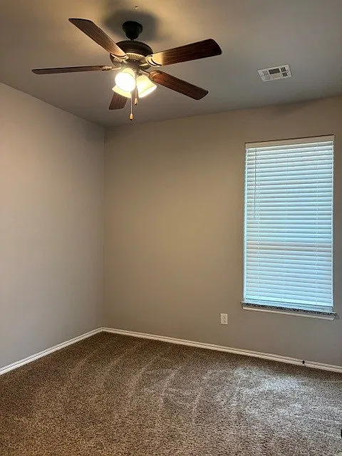 3 bed, 1250 sqft, $1,400 — Photo 4