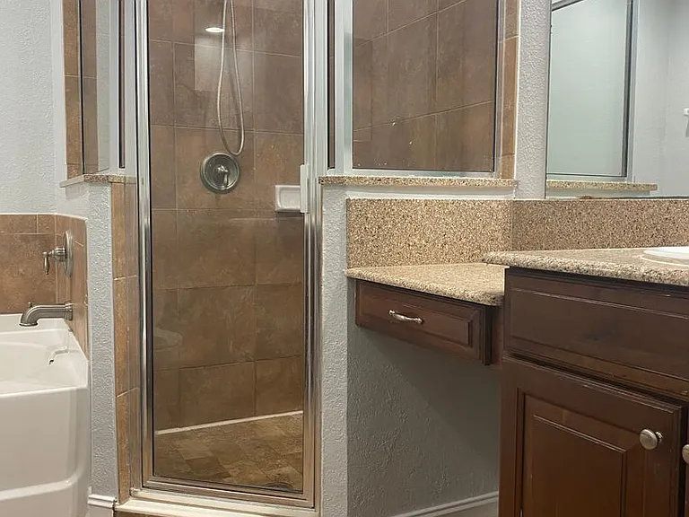 3720 Messina Dr — Photo 25
