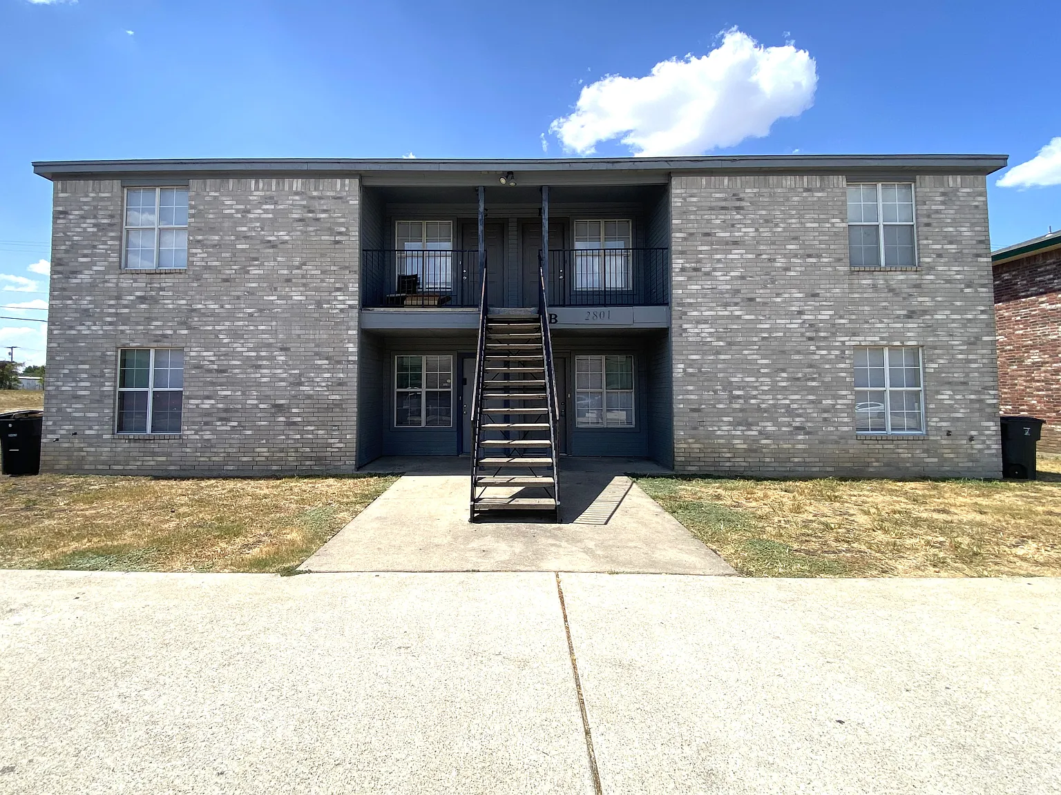 3 bed, 1134 sqft, $799 — Photo 1