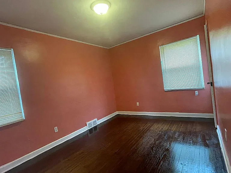 13500 Rutherford Ave — Photo 8