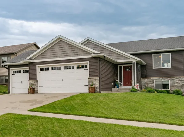 657 Towne Dr NE, Byron, MN 55920