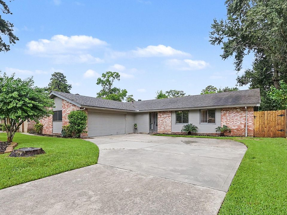 1st image of 23327 Naples Dr