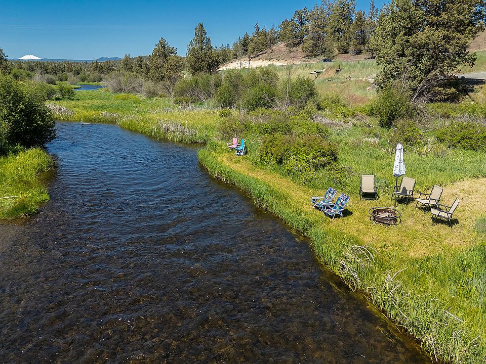 155 ft of river frontage!>