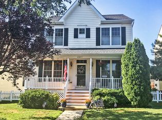 43057 Edgewater St, Chantilly, VA 20152