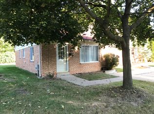 1394 Laurel Valley Dr, Waterford, MI 48327