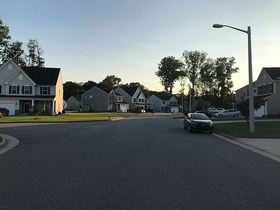 5th image of 634 Kelso Dr