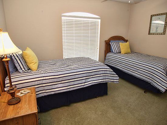 HR5P629NH-twin-bedroom