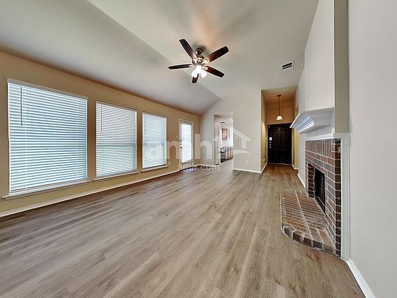 4th image of 1624 Kelly Ln