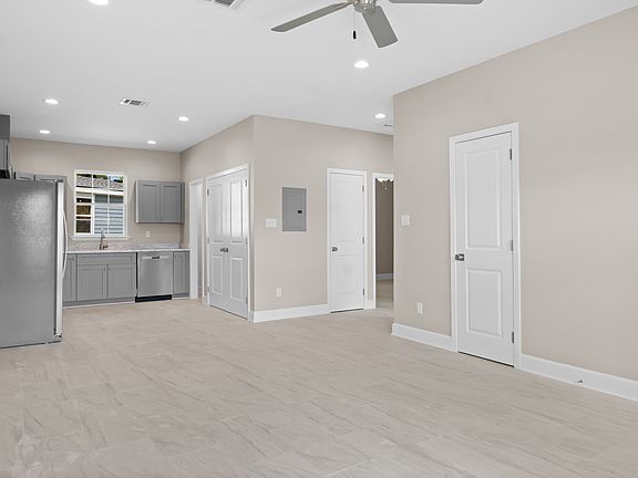 5th image of 721 Highway 182 #B