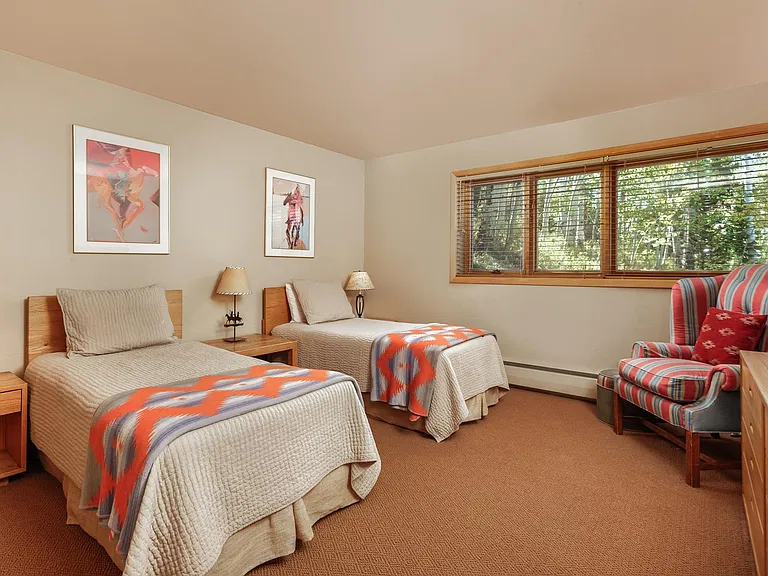 2076 Faraway Rd — Photo 18
