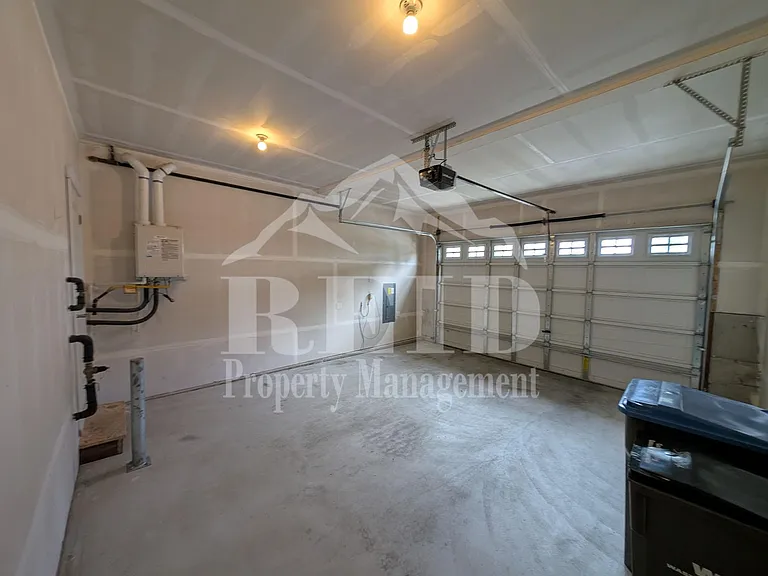 3887 Portside Dr — Photo 45