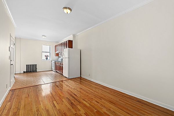 2nd image of 782 4th Ave #1
