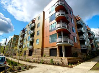 Headwaters Apartments, Portland, OR 97219
