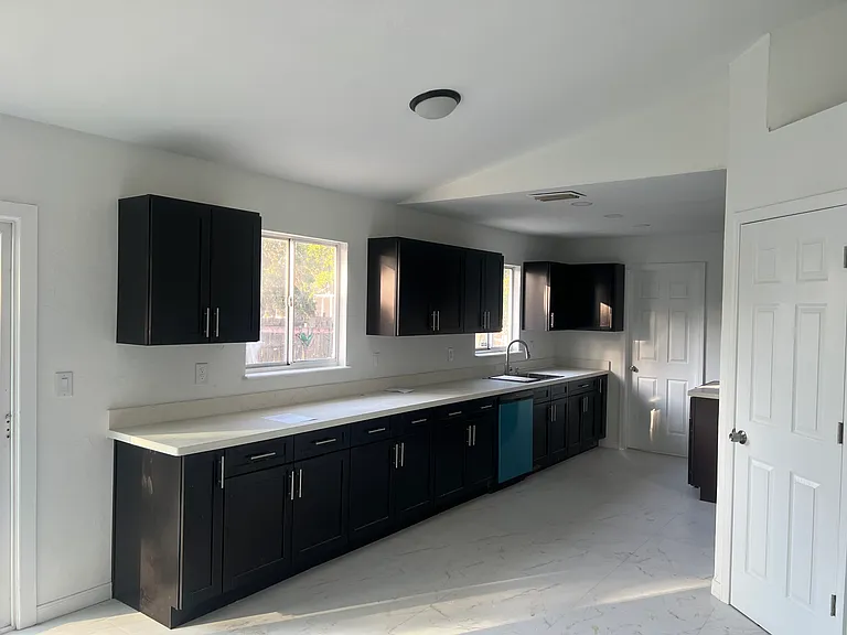 26825 Saint Thomas Dr — Photo 1