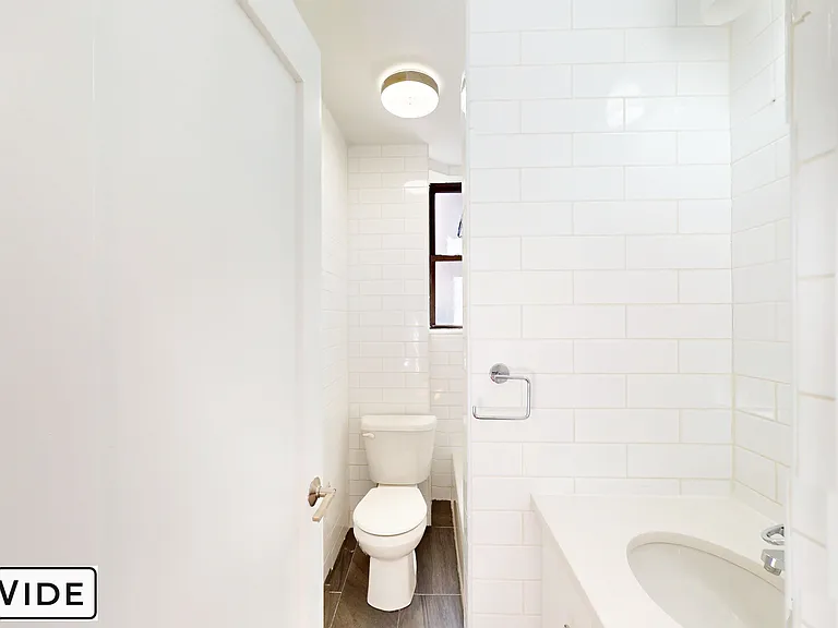 140 E 46th St #7P — Photo 4