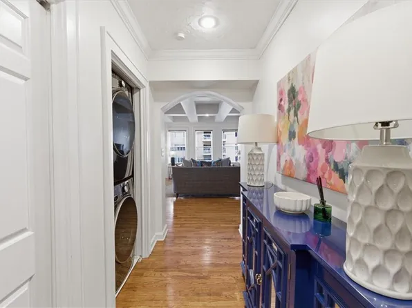 229 Ward Pkwy APT 603B, Kansas City, MO 64112