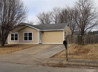 475 Village Ln, Springdale, AR 72764