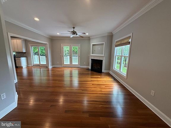 4th image of 2075 Mountain Rd