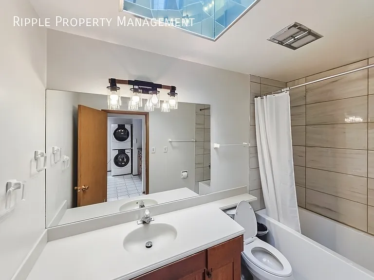 612 56th Ave SW #UPPER — Photo 14
