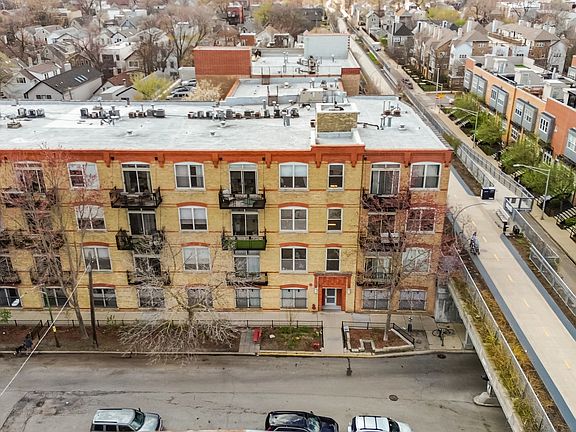 3rd image of 1740 N Maplewood Ave APT 102