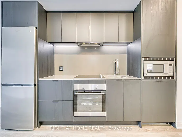 86 Dundas St E #606 — Photo 8