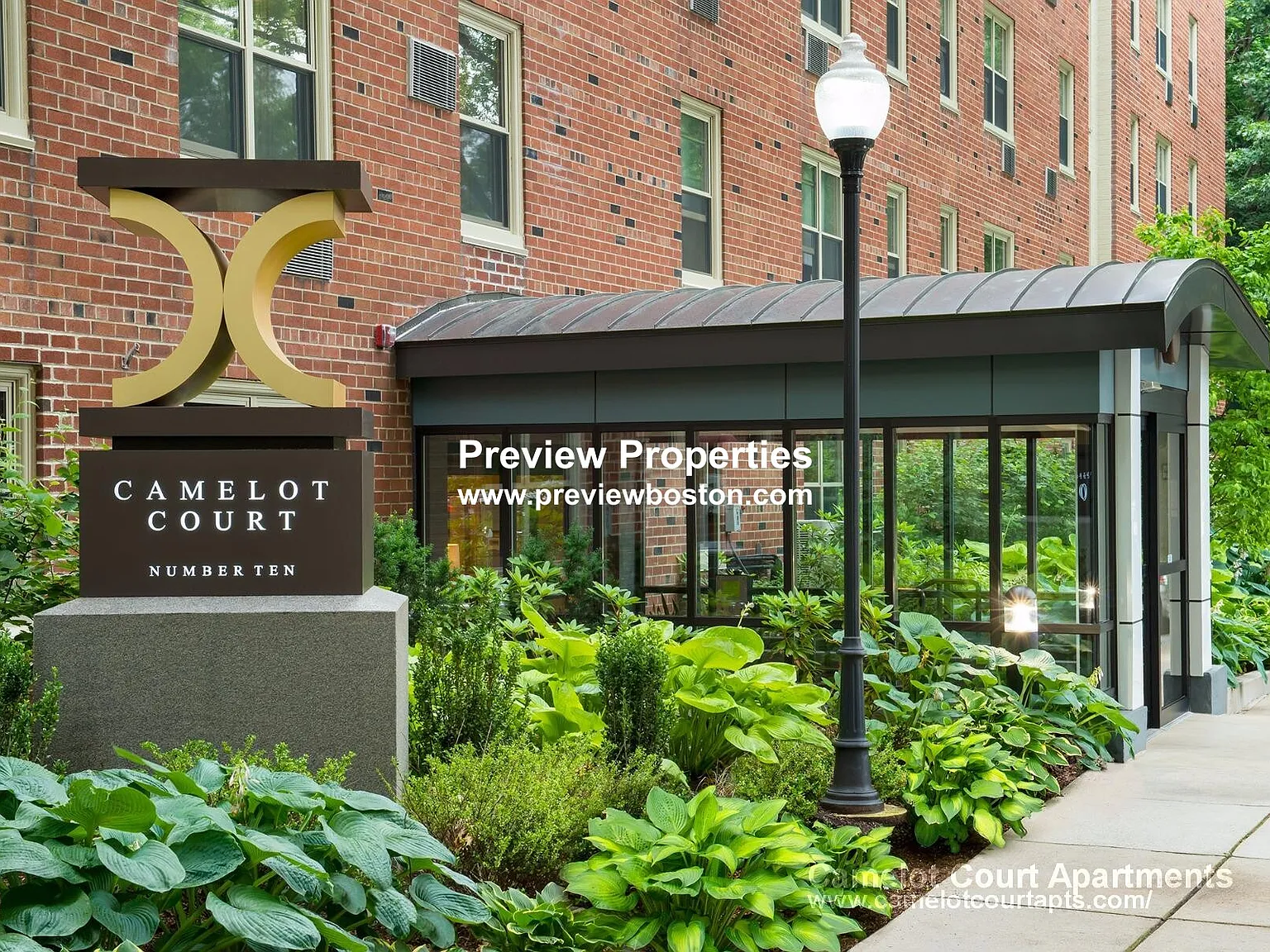 3 bed, 1.0 bath, 831 sqft, $4,403 — Photo 1