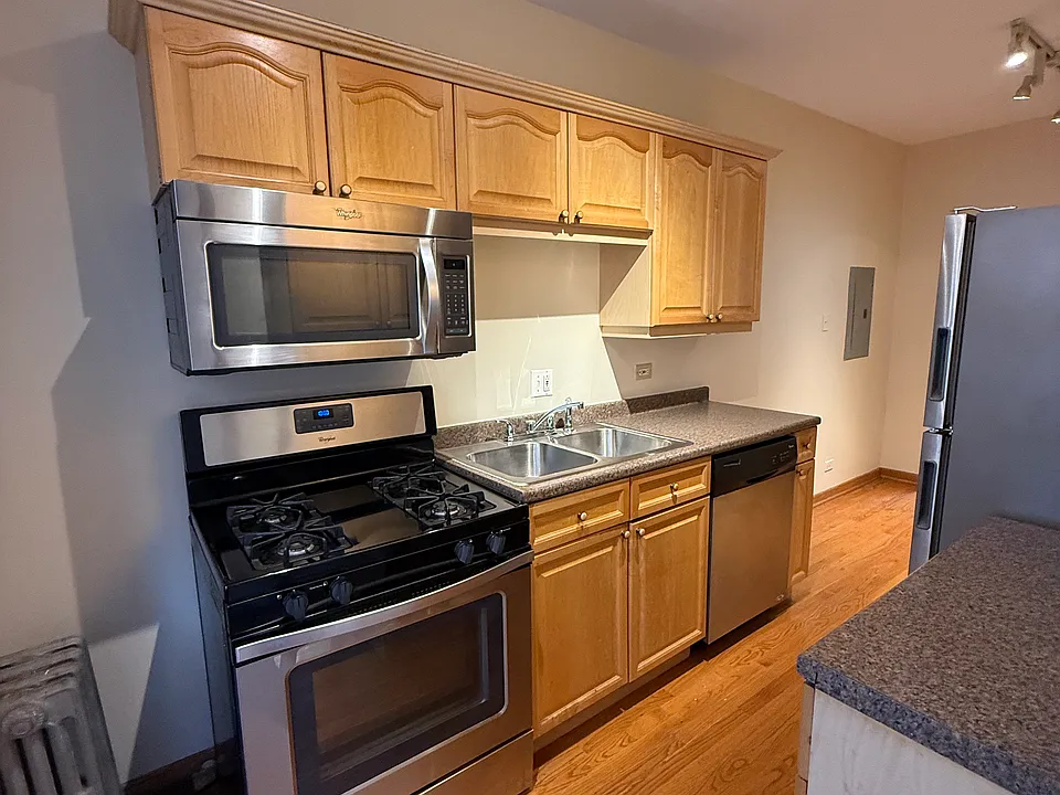 1820 W Chase Ave #2N