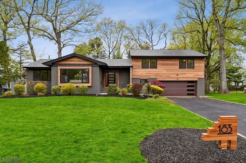 1st image of 183 Great Hills Dr