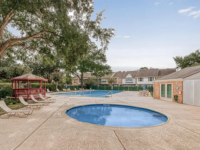 10217 Longmont Dr — Photo 38